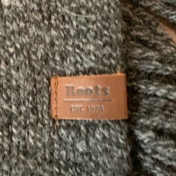 Women’s grey Roots poncho with cowl neck and fringe. - Picture 2 of 4